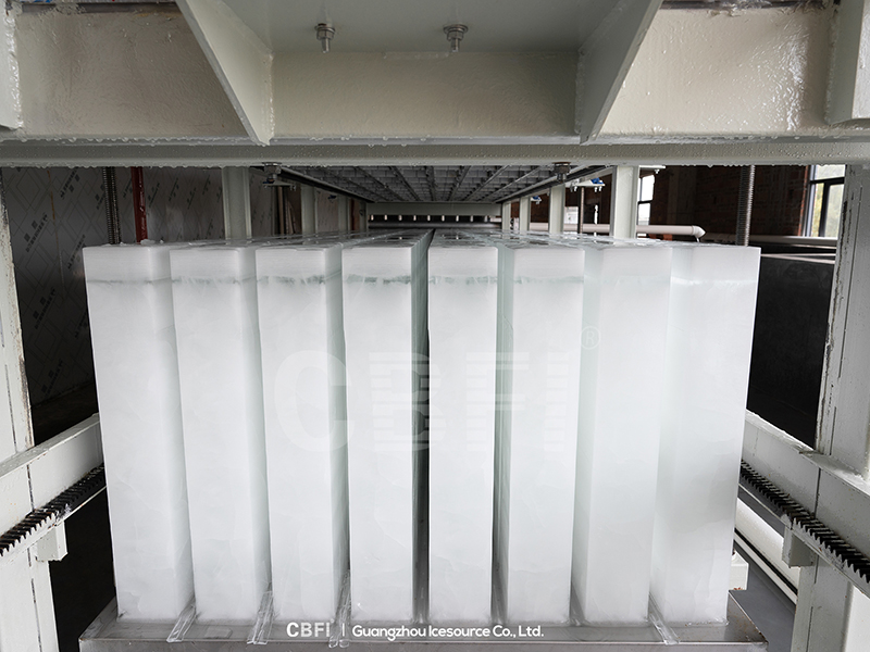  آلة إنتاج كتل الثلج الصناعي للتبريد المباشر، سعة 10 طن (لأحد العملاء في Maoming في العام 2021)