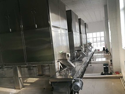  خط شبه أوتوماتيكي لإنتاج الثلج المربع صالح للأكل، سعة 20 طن (لأحد العملاء في Zhengzhou)