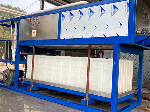ماكينة إنتاج الكتل الثلجية للتبريد المباشر، سعة 5 طن (لأحد العملاء في Guizhou في العام 2021)
